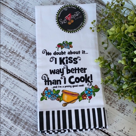 NWT Suzy Toronto Tea Towel | 💋 I Kiss Better Than I Cook 💋 - Picture 3 of 4
